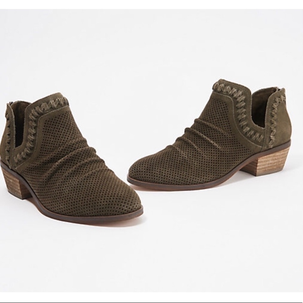 Vince CAMUTO PALMINA Boots SZ 9 1/2M - Dark Green